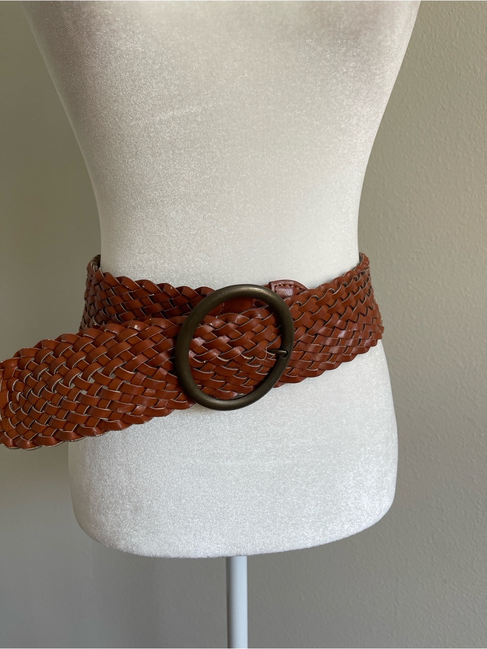 Wide Braided Leather Belt with Round Buckle - Brown - Picture 2 of 6